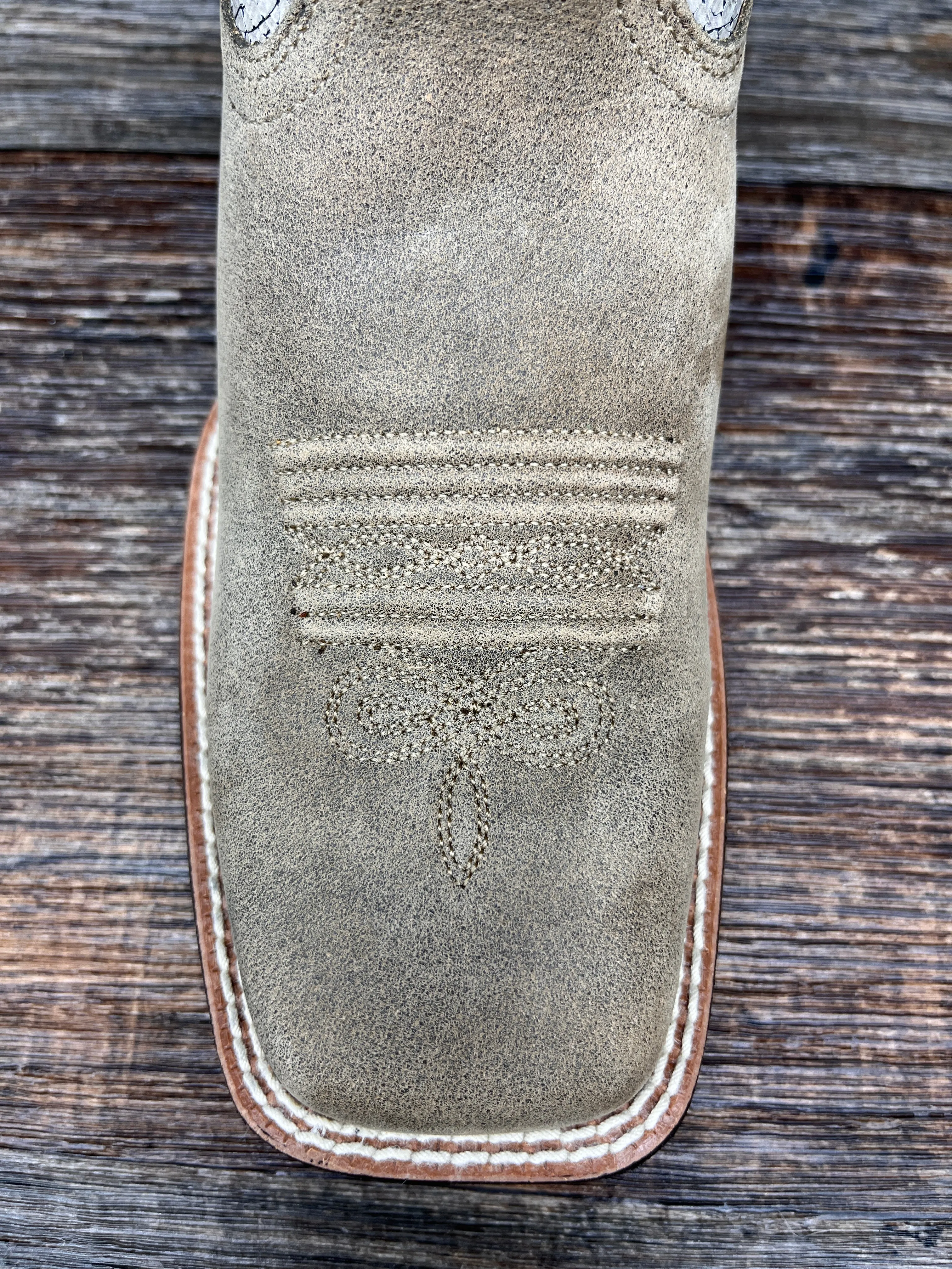 10040362 Women's Round Up Wide Square Toe Western Boot by Ariat